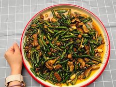 大盘肥肠鸡-易老头三样菜(南滨路总店)
