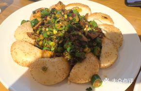 Salted Vegetable Stir-fry with Small Pancakes