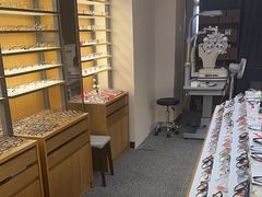 -优医视平价眼镜超市蔡司依视路折扣(小马厂店)