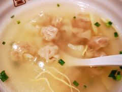 刀鱼馄饨-老半斋(福州路店)