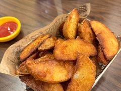 -BHC炸鸡(明洞总店)