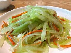 青笋炒肉丝-小镇大厨新概念复合中餐厅(万达广场大连高新店)