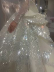 -艾米丽婚纱礼服