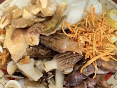 -菌之家·专业纯野生菌火锅·特色炒菌