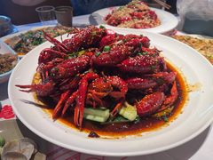 -肥肥虾庄·金牌油焖大虾(汉街SKP店)