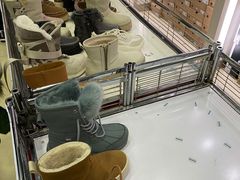 -UGG(燕莎奥特莱斯购物中心店)