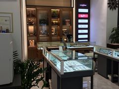 -回瑞眼镜·蔡司·依视路官方授权店(广益路万达店)