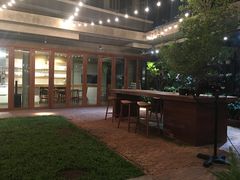 -ROAST coffee & eatery