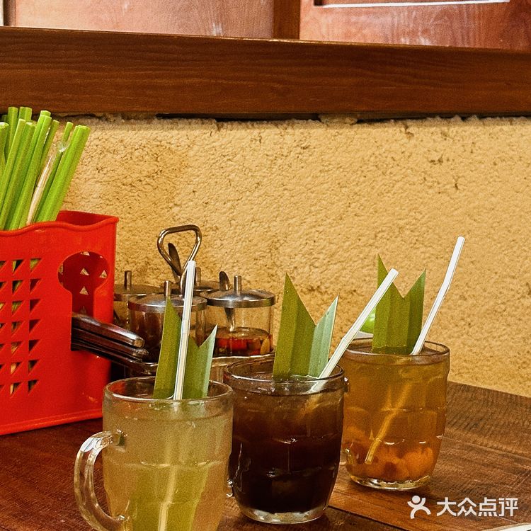西双版纳美食｜排队也要吃的“椿楣粉档”