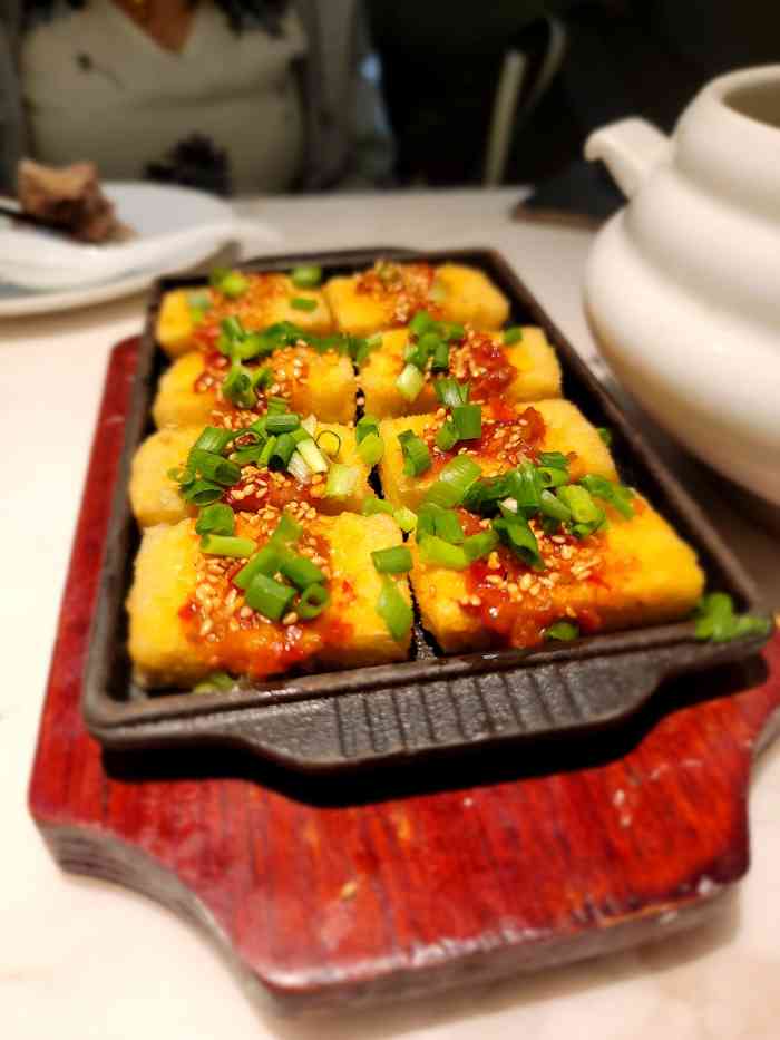 茅庐川菜(磐基中心店)-"「茅庐(湾悦城店)」算是环境服务都比较好.