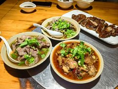 -大众跷脚牛肉馆·非遗传承单位(峨眉山店)