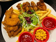 炸鸡拼盘-机器人火炉披萨(爱琴海店)
