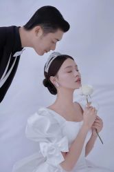 -喜爱高定婚纱摄影