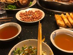 -茅草房·河畔园林火锅