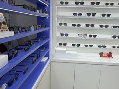 -美式眼镜·授权蔡司.依视路.尼康.豪雅.明月(南翔印象城店)