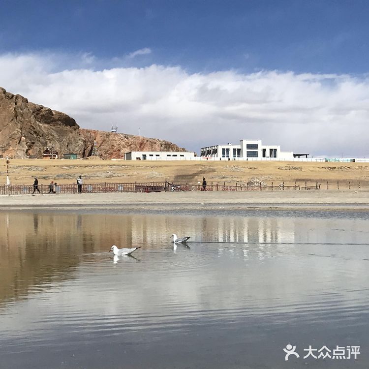 很多人会带上氧气瓶 因为是持续六七个小时都是高海拔