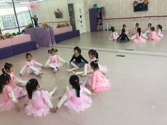 -Isee灰姑娘国际儿童艺术中心(BHGMall店)