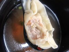 三鲜大馄饨-万寿斋(山阴路店)