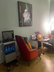 -花隐·美芙炫海菲秀皮肤管理中心