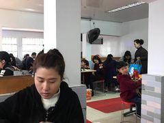 -张阿三馄饨店