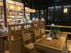 -猫的天空之城概念书店(杭州南宋御街店)