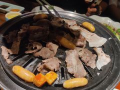 -明洞阿姨·韩式酱蟹烤肉·创意料理(三元桥店)