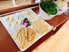 -何鲜菇火锅(大营盘店)