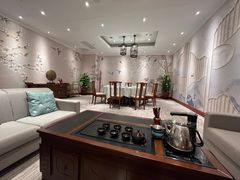 -深圳富苑皇冠假日套房酒店