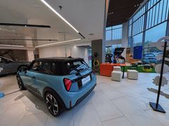 -北京盈之宝宝马&MINI4S店(望京店)