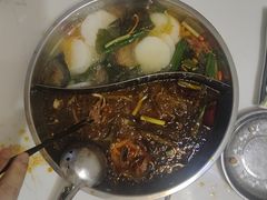-沈记酸菜牛肉火锅店(九号路店)