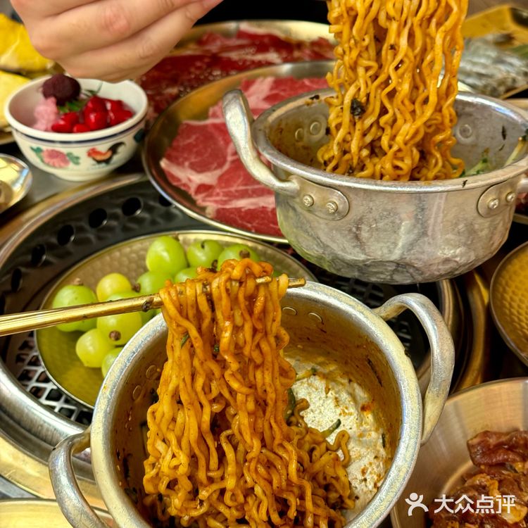 在镇江！我唯一能吃回本的榴莲烤肉自助