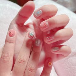 -灰姑娘美甲美睫馆