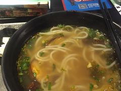 -花溪巷牛肉粉(泉城路店)