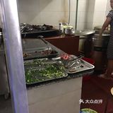 大夏天吃粉真的很需要勇气, 哪怕店里风扇很大到处吹