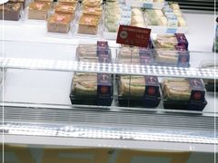 面包甜点陈列柜-味多美(江安路店)