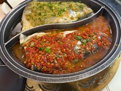 -阿瓦山寨·湘菜现炒·剁椒鱼头王(咸阳总店)