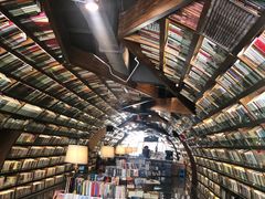 -钟书阁(珍园店)