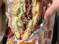 -The Habit Burger Grill 哈比特汉堡(复兴soho店)