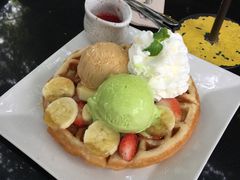 -莓园冰淇淋店