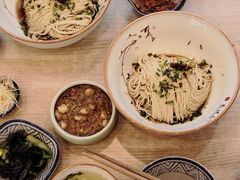 蟹黄面秃油黄-朱洪元苏式面馆(绿宝广场店)