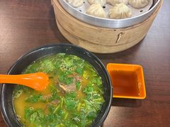 牛肉粉丝汤-大龙汤包