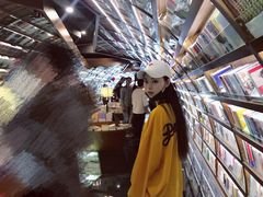 -钟书阁(珍园店)