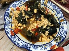 皮蛋拌豆腐-孔利凤爪王烧烤(后湖第一店)