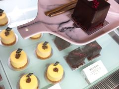 -UNI UNI(环亚凯瑟琳店)