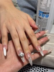 -UGIRL有个美甲