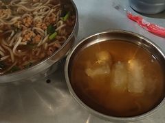 -正宗杨记普洱酸醋米线(总店)