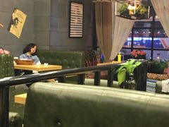 -愉肴麻辣香锅(中山路店)