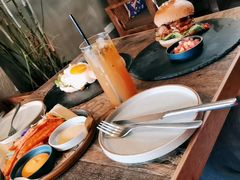 -HIGH FIVE哈福手工汉堡(桂林路店)