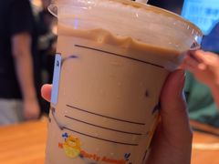 -瑞幸咖啡(华新地铁站地下商业街店)