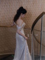 -不晚国际婚纱礼服